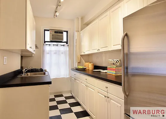 Sold by Warburg | media 15