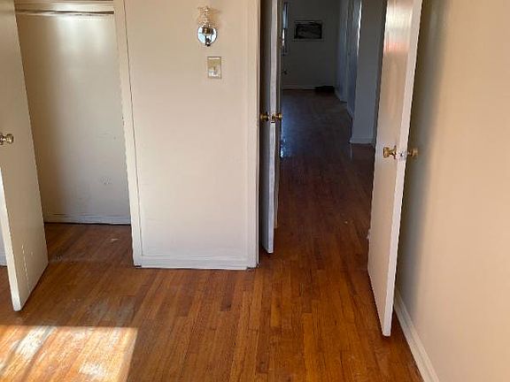 4th image of 19726 Hillside Ave Floor 3