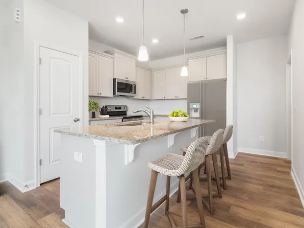 125 Brown Swiss Cir, Summerville, SC 29483