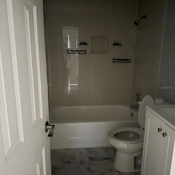 916 Lake Destiny Rd #H — Photo 9