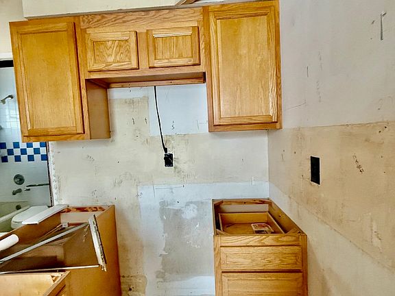 5th image of 208 5th St S