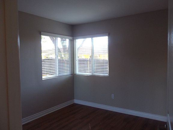 3rd image of 1132 N Broadway Unit 19