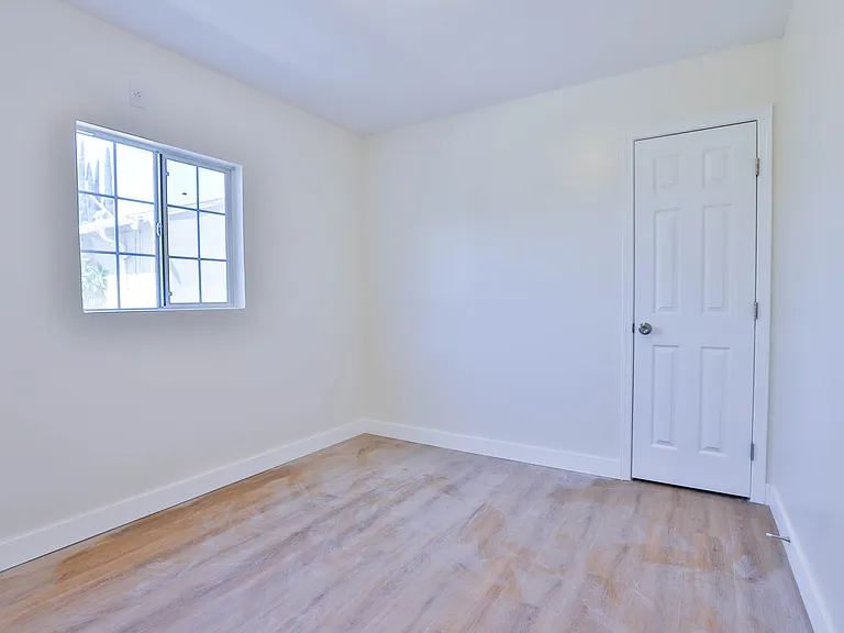 4132 Lynd Ave #C — Photo 10