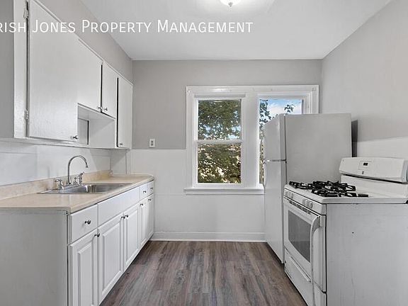 2nd image of 476 Niagara St APT 4