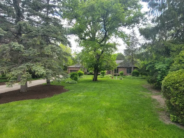 23547 N Raleigh Dr, Prairie View, IL 60069