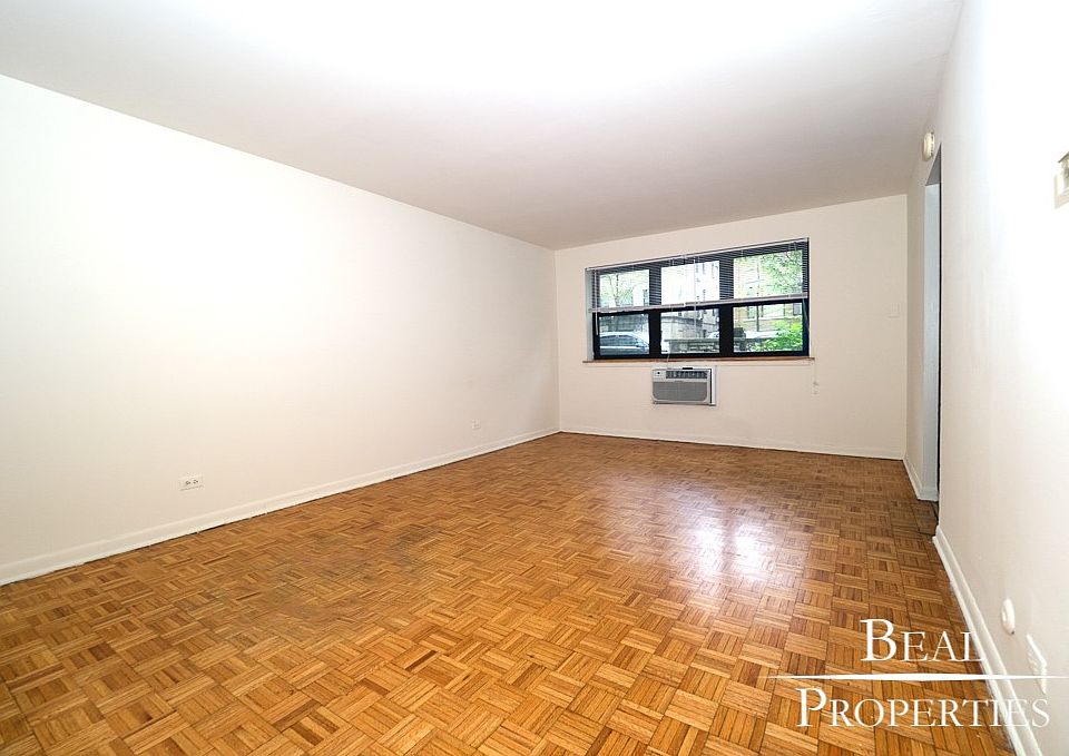 1st image of 510 W Briar Pl APT 208