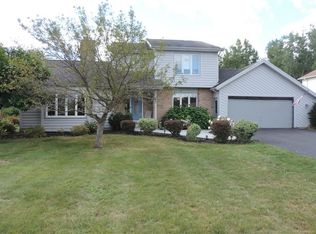222 Woodsmoke Ln, Rochester, NY 14612