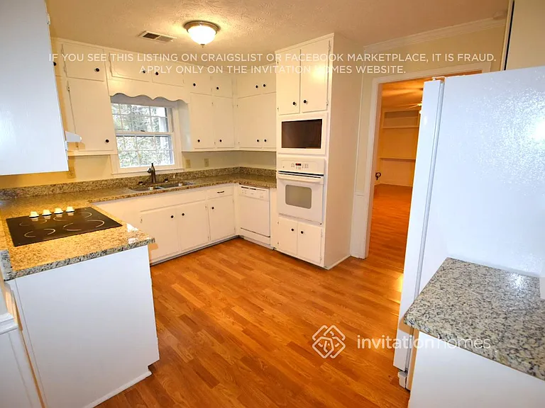 2433 Shipshire Pl — Photo 4