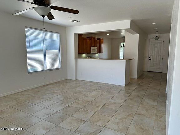 4th image of 121 W Latigo Cir
