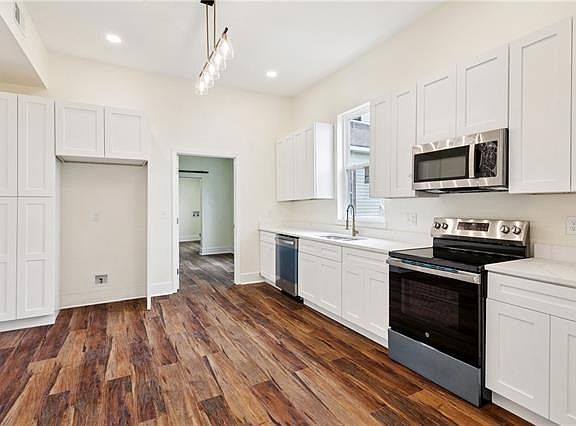 5th image of 1729 Touro St