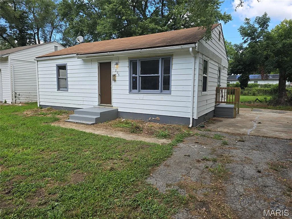 1205 Williams St photo 1