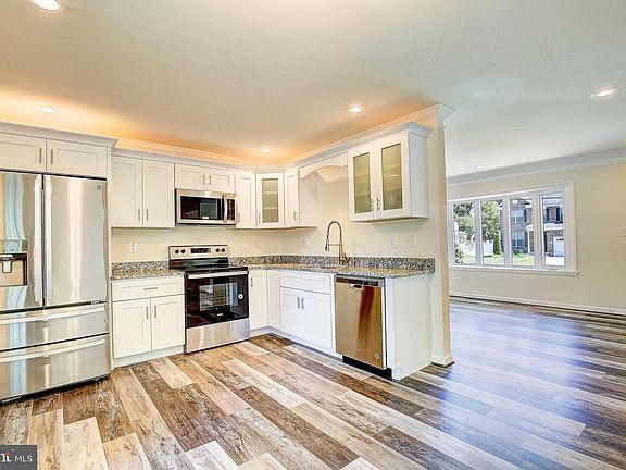 4th image of 8017 Woodholme Cir