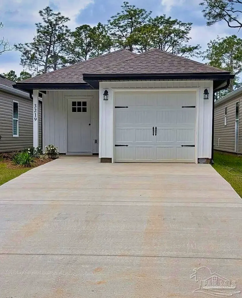 3 bed, 1020 sqft, $1,700 — Photo 2
