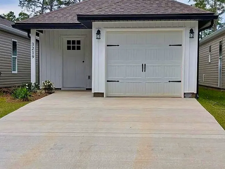 3219 Damon Dr — Photo 2