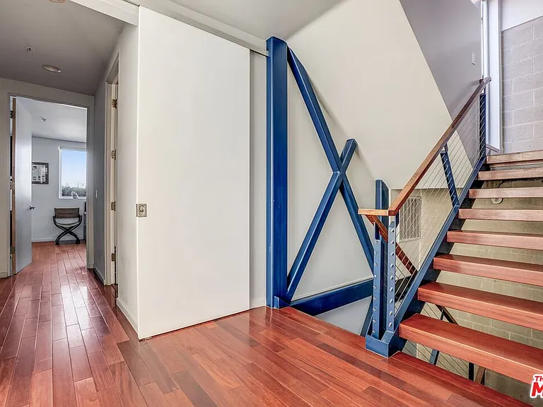 2114 Narcissus Ct — Photo 35