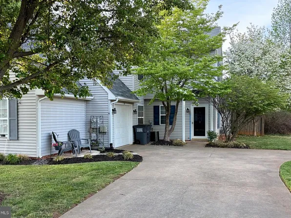 6 Regency Dr, Stafford, VA 22554