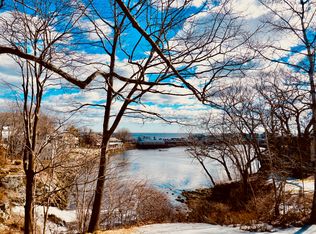 401 Shore Rd, Ogunquit, ME 03907