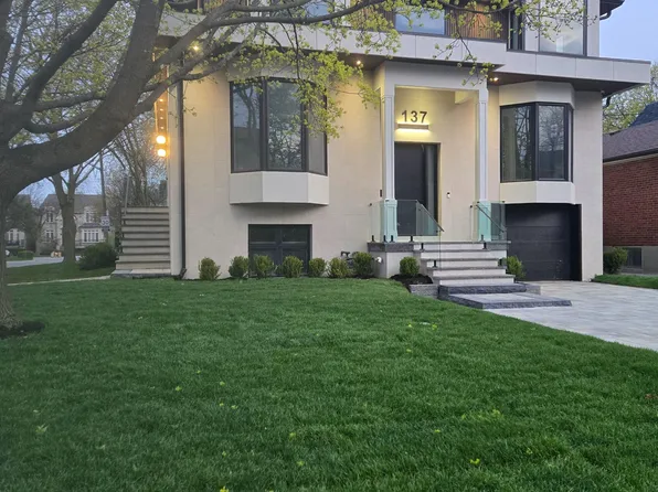 137 Bannockburn Ave, Toronto, ON M5M 2N4
