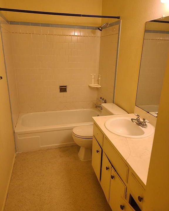 2nd image of 210 W Riverside Dr #Ro03