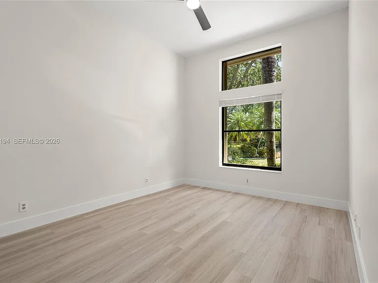 1087 Deerwood Ln — Photo 38