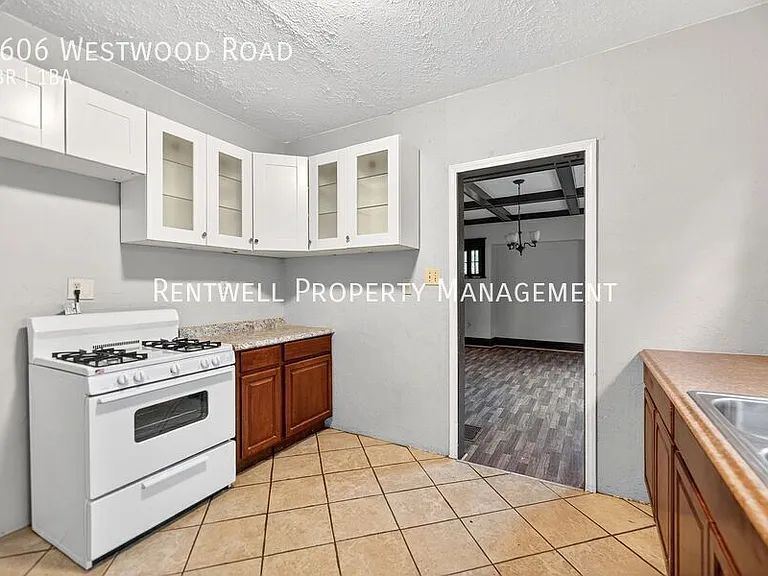 8606 Westwood Rd — Photo 15