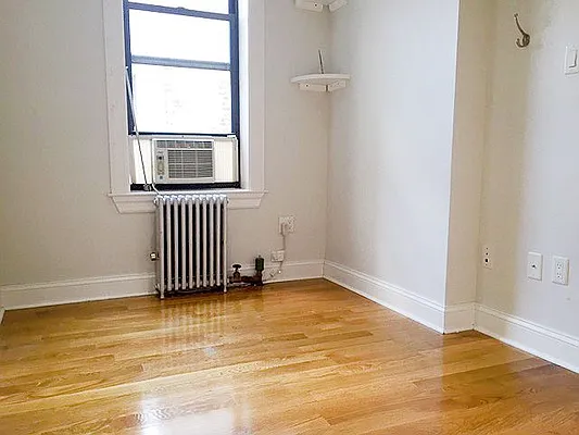 Rented by AJ Clarke | media 19