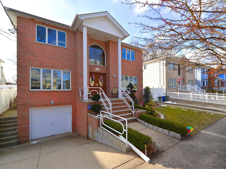 1st image of 102 Petrus Ave