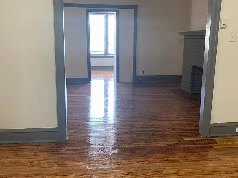 1008 S 52nd St — Photo 3
