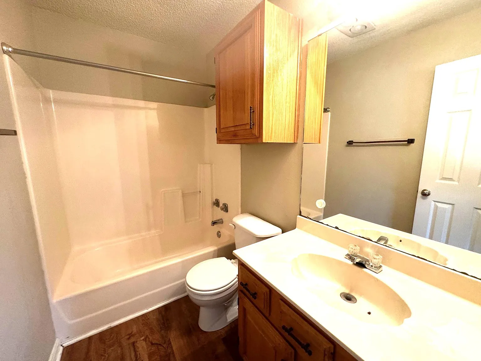 3 bed, 2.0 bath, 1250 sqft, $1,450 — Photo 3