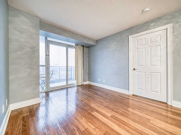 4th image of 25 Greenview Ave #1025
