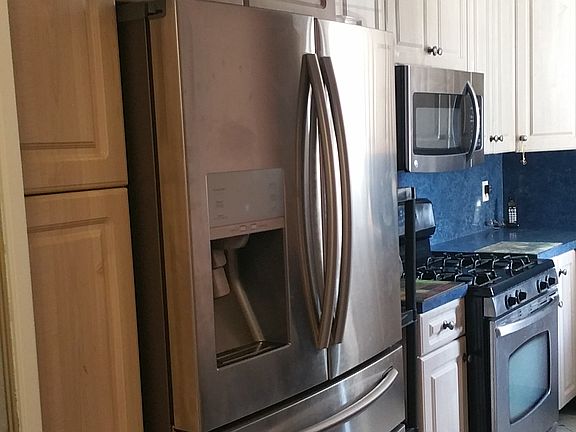 5th image of 2299 E 13th St APT 1H
