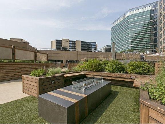 5th image of 553 W Madison St #4304