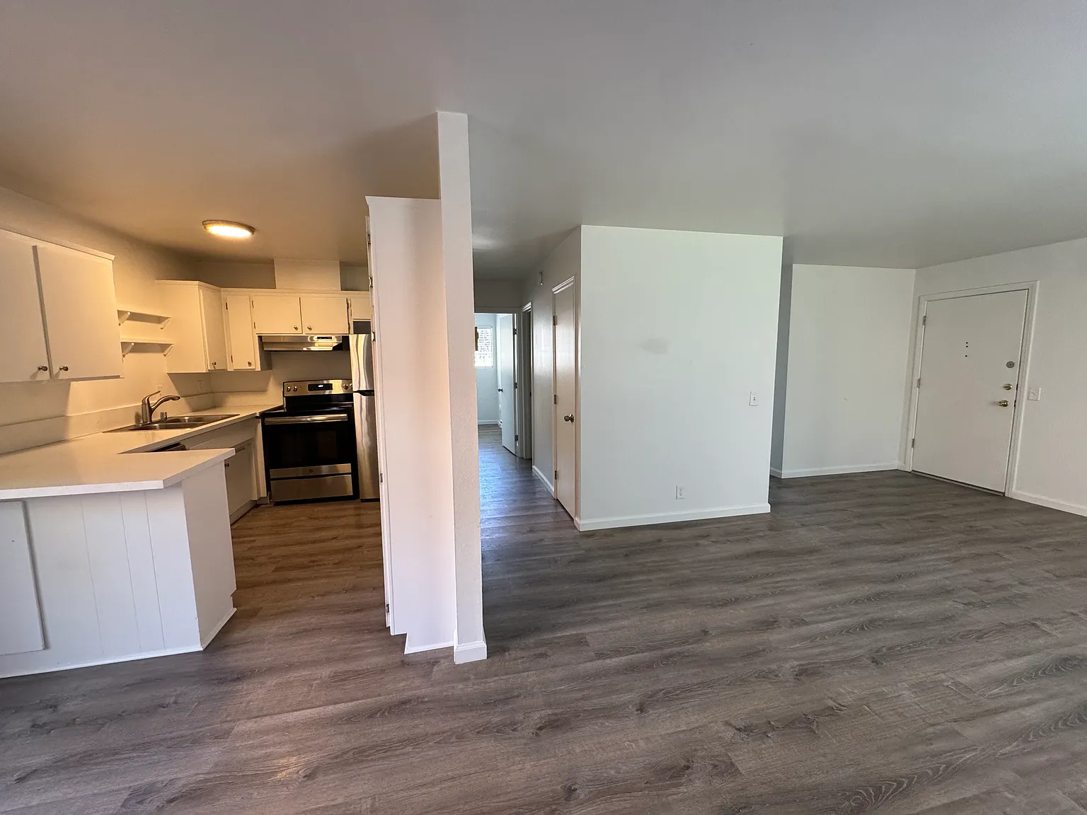 2 bed, 850 sqft, $3,450 — Photo 2