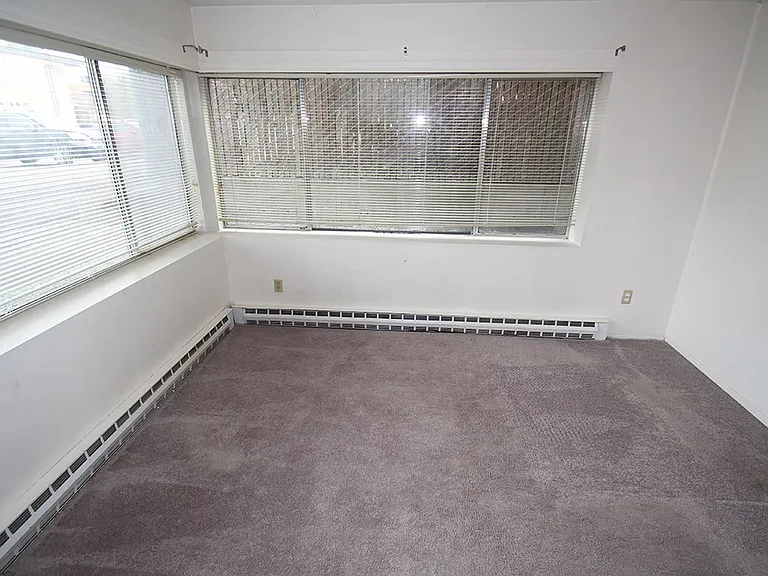 5112 Ravenna Apartments - Ravenna — Photo 4