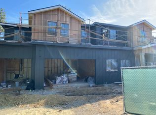 16866 Mooncrest Dr, Encino, CA 91436