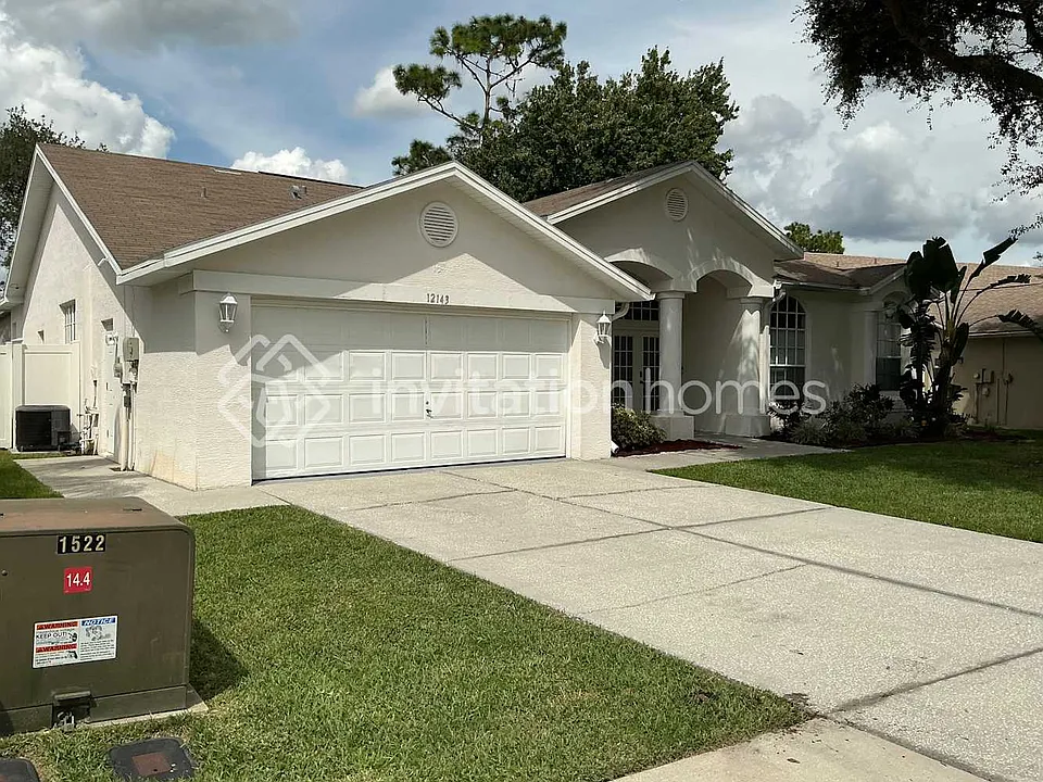12143 Roseland Dr