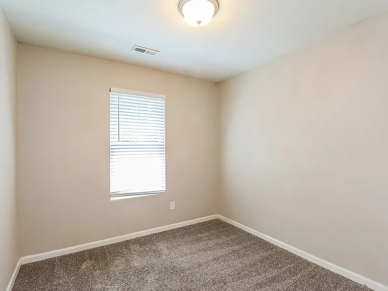 2541 Meadow Crossing Dr — Photo 14