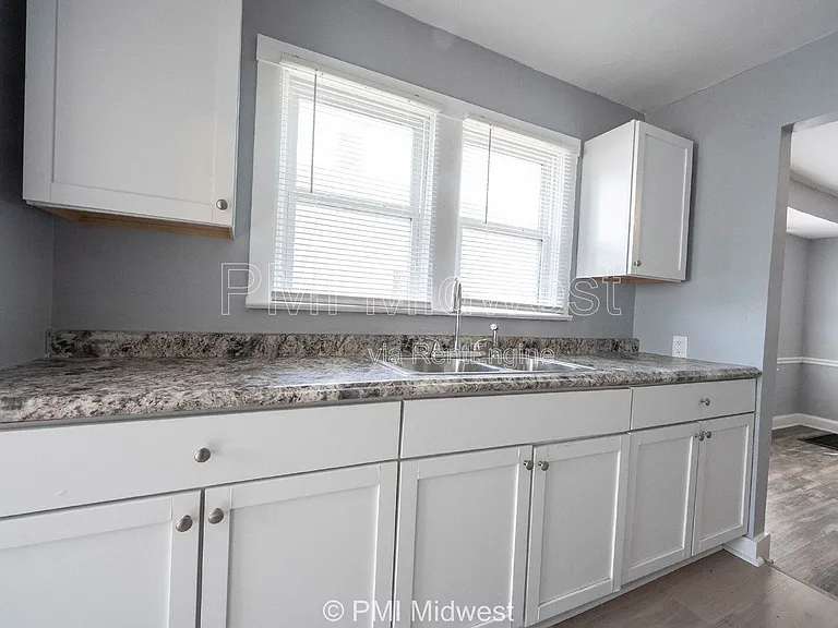 1321 N Ewing St — Photo 16