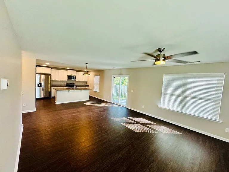 651 Hogan Dr — Photo 8
