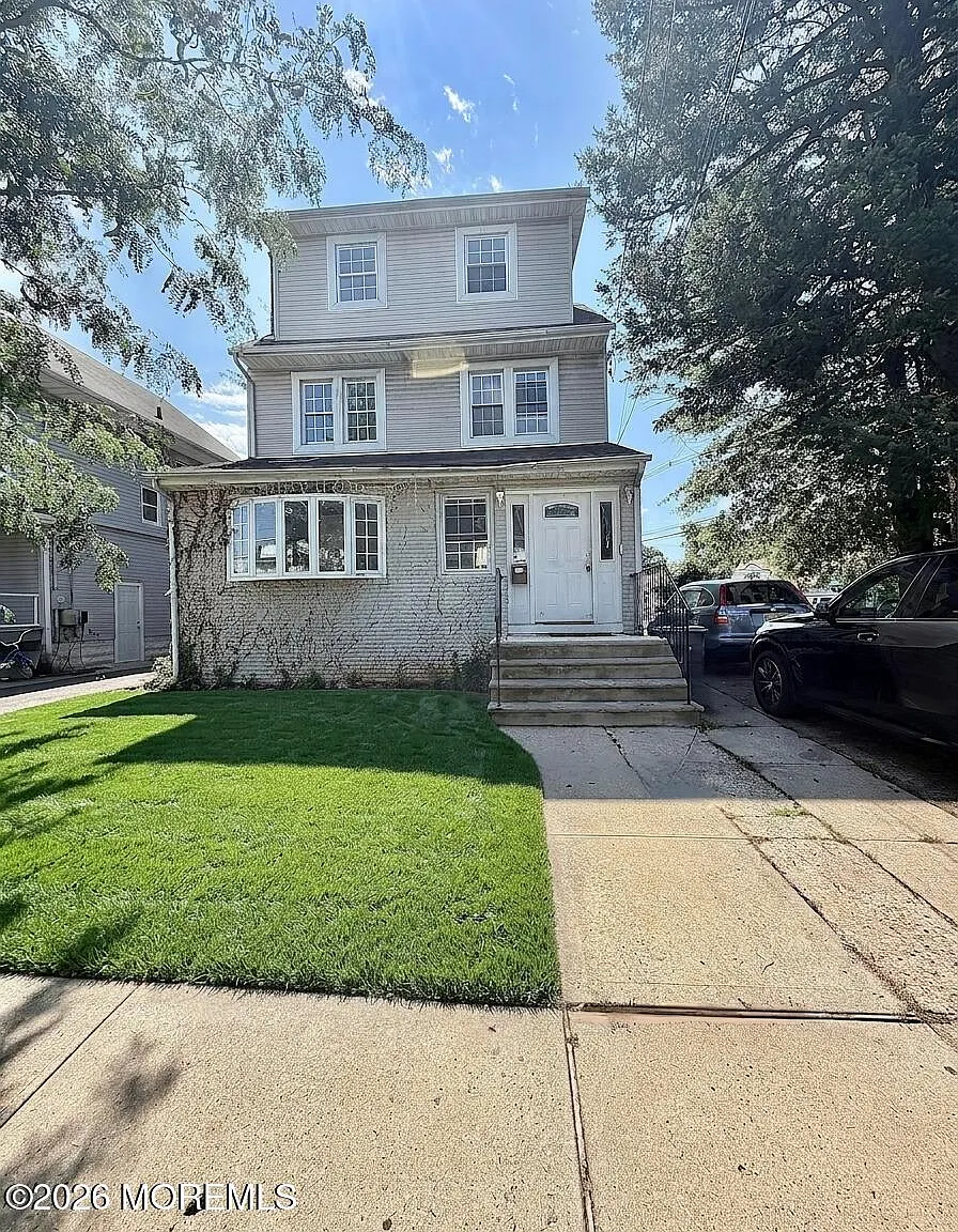 4 bed, 2214 sqft, $3,200 — Photo 1