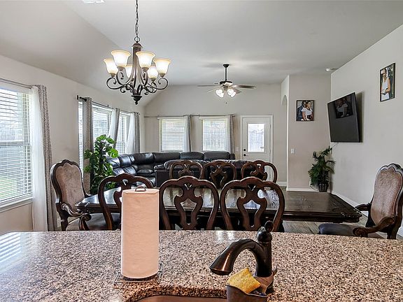 4th image of 612 Bayonet Dr