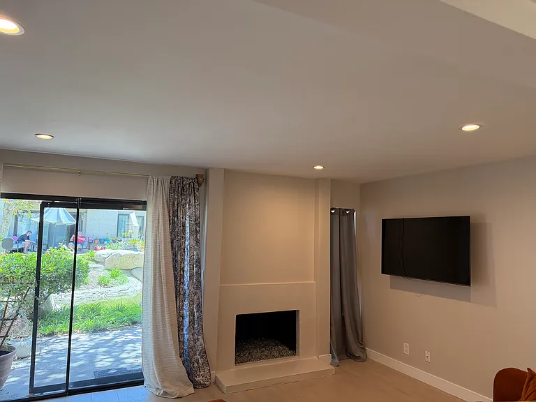 5720 Owensmouth Ave #127 — Photo 6