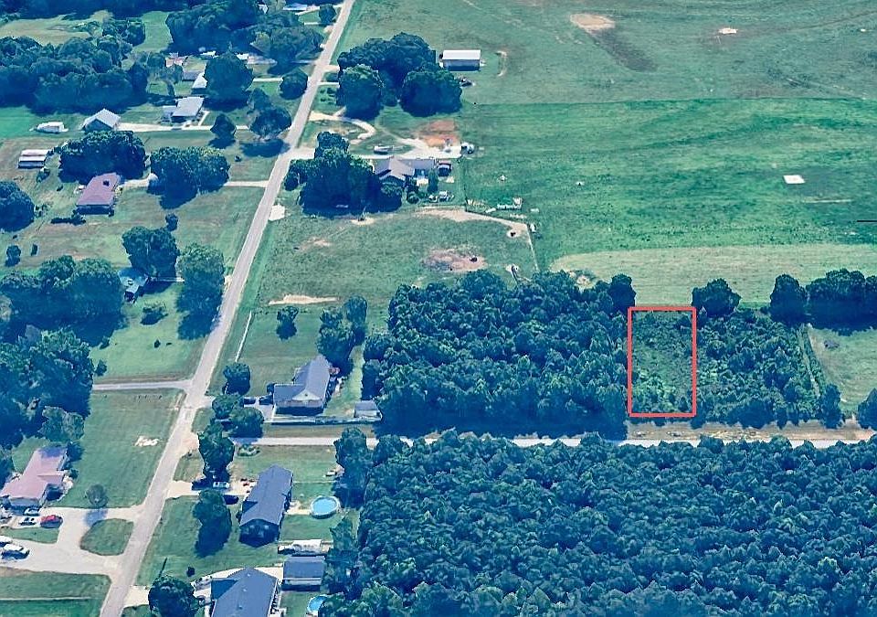 1st image of 3 Twin Oaks Dr
