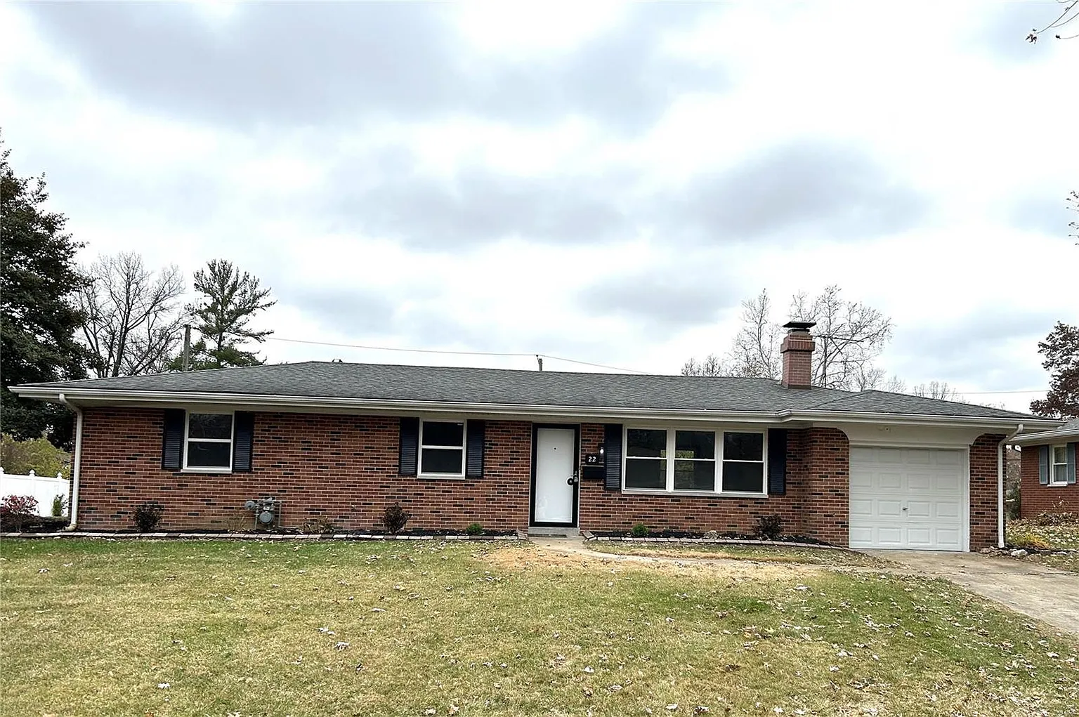 22 Sunnyside Dr photo 1