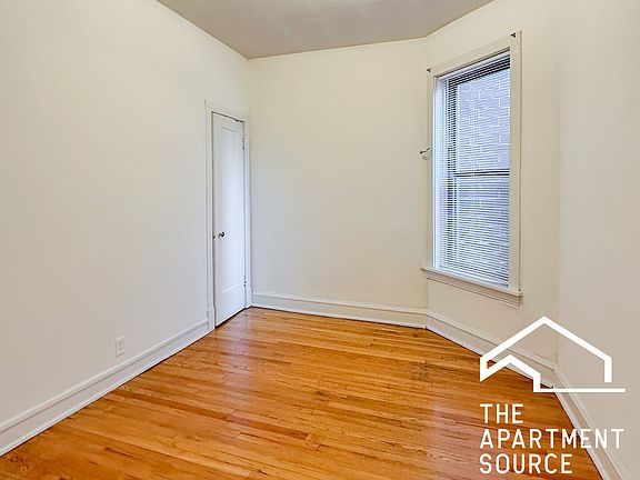 5th image of 3054 N Greenview Ave #3