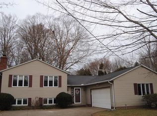 9801 Old Johnnycake Ridge Rd, Concord Township, OH 44060