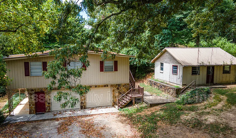 630 Colonial Dr — Photo 9