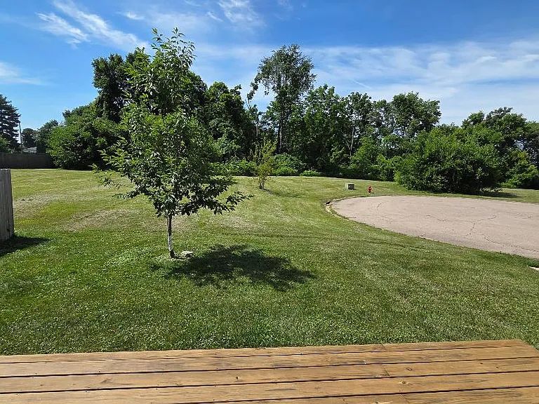 65 Elkins Ln — Photo 3