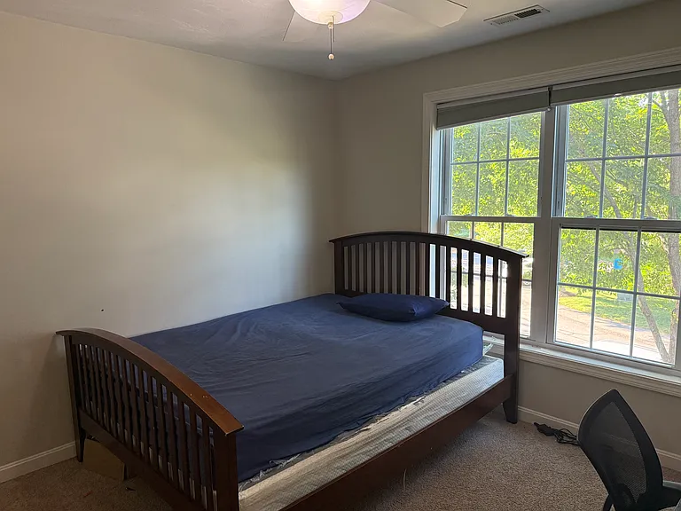 180 Park St #6 — Photo 6