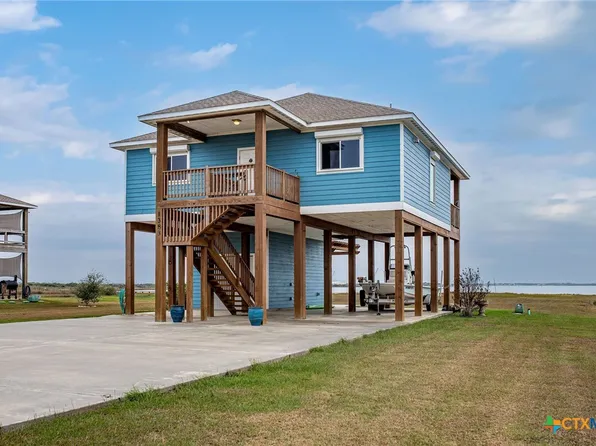 1383 Bay Point Dr, Port Lavaca, TX 77979
